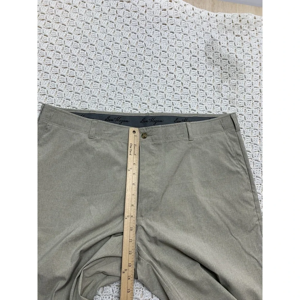 Ben Hogan Chino Golf Shorts Men's Size‎ 42 Beige  Flat Front Stretch Waistband